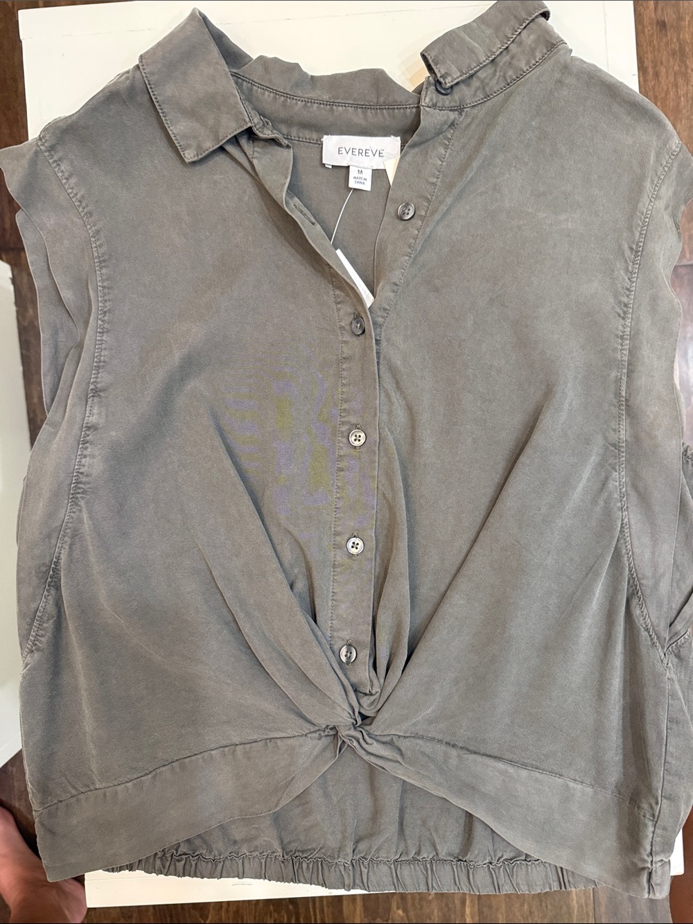Evereve Women's Sleeveless Knot-Front Button Shirt - olive